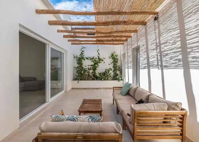 Agradable Casa Con Patio Interior.