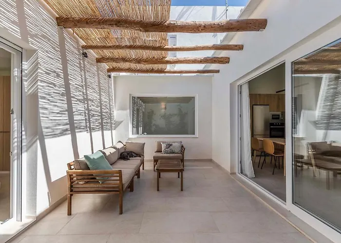 Agradable Casa Con Patio Interior.